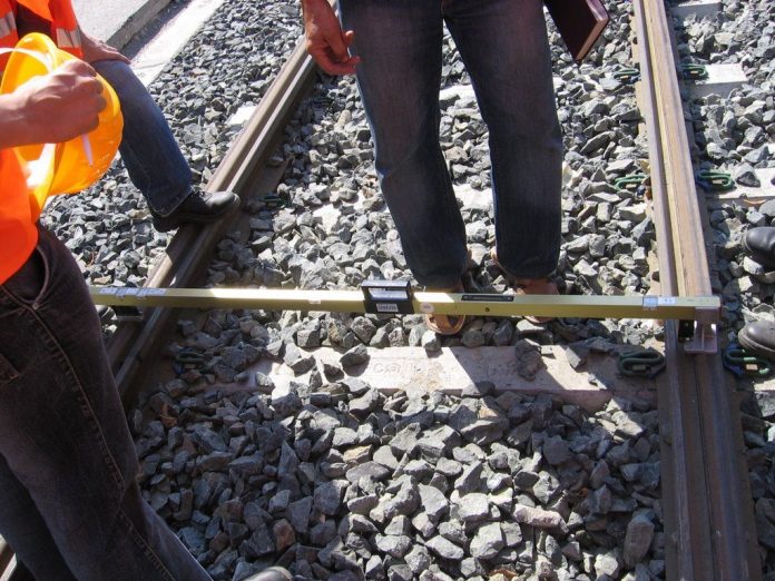 S-a calificat la locul de muncă, apoi a fost concediat disciplinar. Obligat să plătească 16.000 de lei!