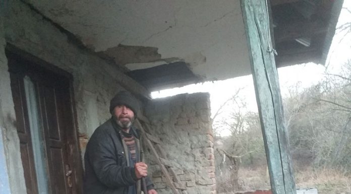 Caz incredibil în Vladimir! Trăiește cu 145 de lei pe lună și nu mai are lemne pentru încălzire!
