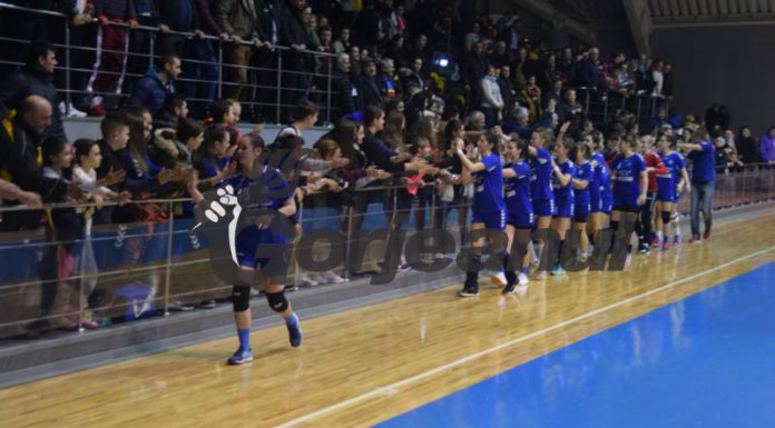 Tot mai multe voci cer revenirea fanilor în săli și stadioane