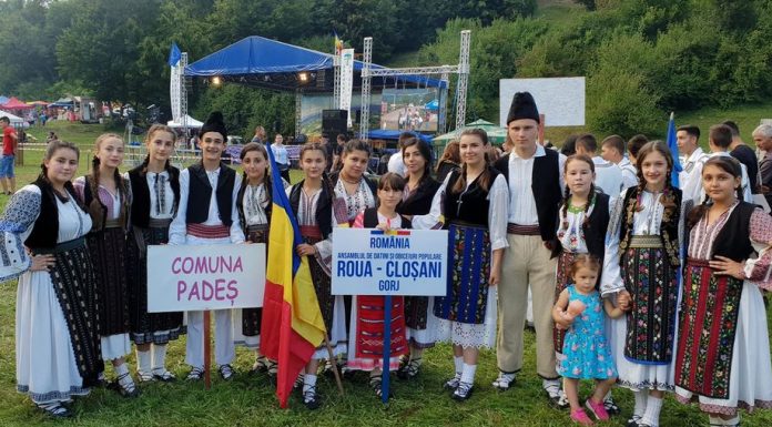 Curs gratuit de dansuri populare la Padeș