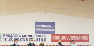 Produse și echipamente sportive, donate elevilor Școlii ,,Voievod Litovoi” din partea Decathlon Târgu-Jiu