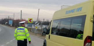 Autovehiculele destinate transportului elevilor, verificate de polițiști