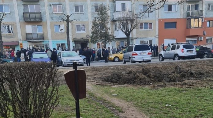 Nu e coadă la pâine, e coadă în Motru la analize medicale!