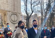 O singură căsătorie la Poarta Sărutului de Sfântul Valentin!