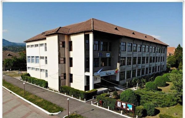 Patru licee din Gorj, acreditate Erasmus+