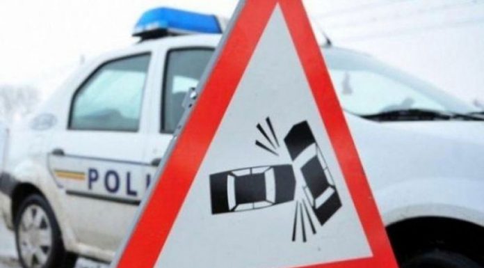 A provocat un accident rutier. Prietenul său a fost rănit, iar șoferul băut nu are permis de conducere