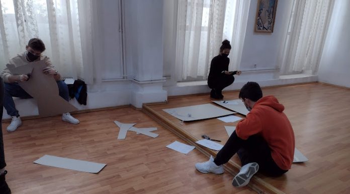 Elevi de la Liceul de Arte, pe ,,drumul muzelor brâncușiene”