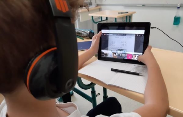 Bani, pentru părinții care rămân acasă, pentru a-și supraveghea copiii aflați în școala online!!