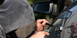 Tânăr reținut pentru furt din autoturisme