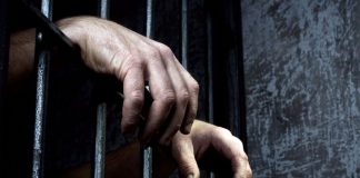 În spatele gratiilor, după ce a amenințat și folosit obiecte periculoase