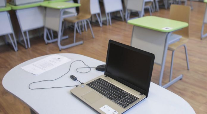 Aproape 13.000 de preșcolari și elevi, confirmați cu COVID-19