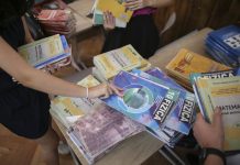 Apel pentru selecția cadrelor didactice care vor evalua proiectele de manuale școlare