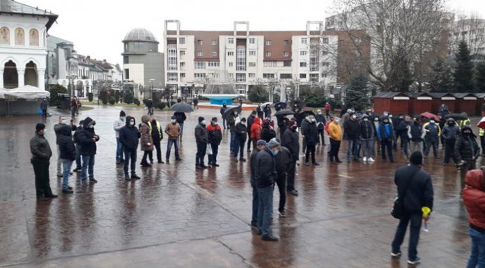 Furia angajaţilor din CEO se îndreaptă spre liderii de sindicat: Ieşiţi masiv din sindicatele lor!