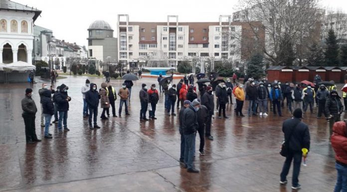 11 oameni cu funcţii, chemaţi de şefii sindicali din CE Oltenia, la Prefectură!