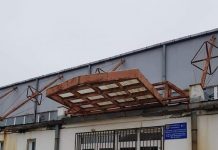 Peste 600.000 de lei! Fostul primar de Săcelu a executat primăria pentru chiria pe terenul de sub sala de sport