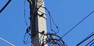 Război declarat cablurilor de pe stâlpii din Motru