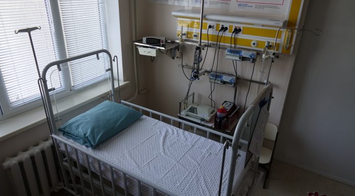 Tânăr de 35 de ani din Drăgoieni, internat ieri la ATI Târgu Jiu, mort de Covid! Avea plămânii afectați peste 90%