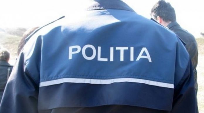 Pistol găsit la o unitate comercială din Fărcășești. Sancțiuni, dar și obiecte ridicate de polițiști