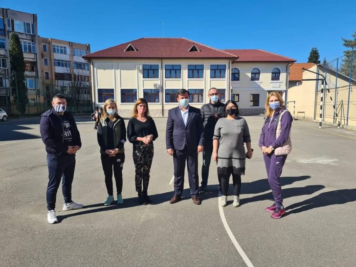 Bază sportivă modernă la o școală din Târgu Jiu