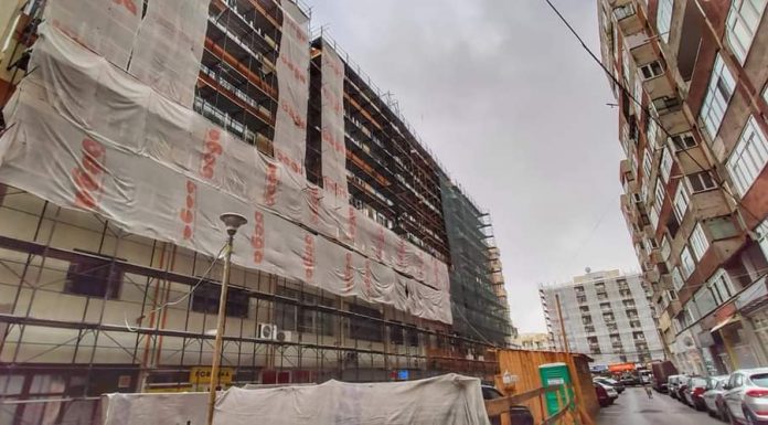 Continuă acțiunea de anvelopare a blocurilor din Târgu Jiu!