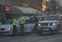 Video: BMW de Mehedinți oprit de mascați la Mondial! Suspiciuni de droguri și arme albe