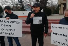 Protestul angajaților din CEO, ignorat complet. A 7-a săptămână, în Piața Prefecturii