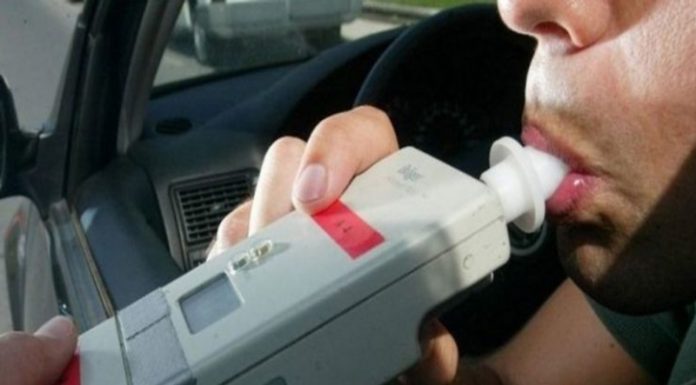 Tânăr prins băut la volan