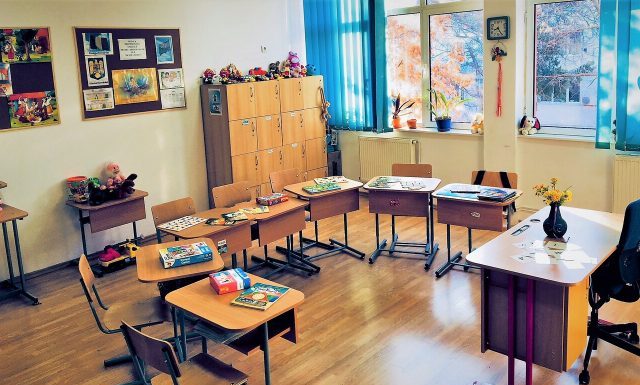 A început completarea cererilor de înscriere la clasa pregătitoare