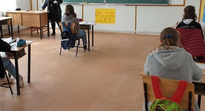 175 de absenți la simularea primei probe a Evaluării Naționale