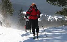 Copil de 5 ani a căzut de la o înălțime de 7 metri, în Rânca