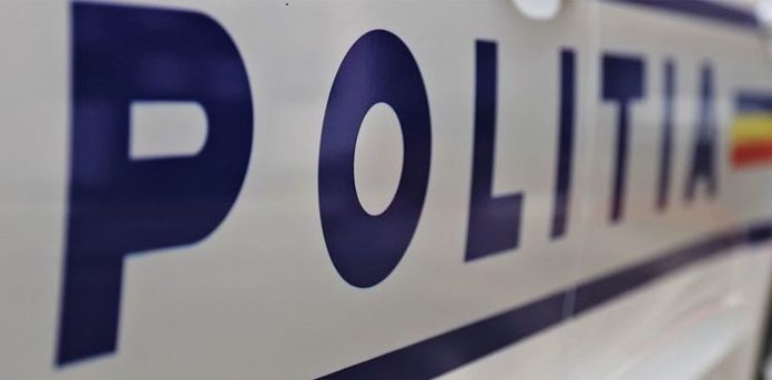 Un tânăr, de 20 de ani, a intrat cu mașina în gard, la Novaci! Nu avea permis de conducere