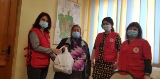 Pachete cu produse de igienă pentru sute de familii din Gorj