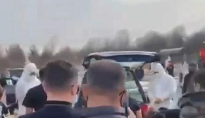 VIDEO: Vijai, mort de Covid la 35 de ani, înmormântat cu lăutari! Peste o sută de persoane la funerarii