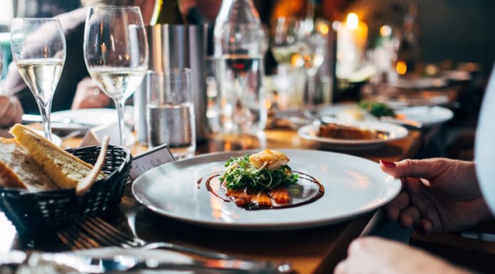 Unități alimentare, un bar și o farmacie veterinară din 4 localități din Gorj, amendate de inspectorii DSVSA