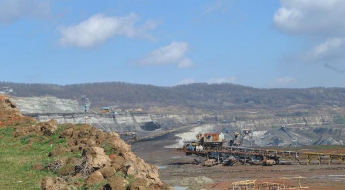 CEO izolează 100 de familii! ,,Ne-au minţit și ne-au furat!”