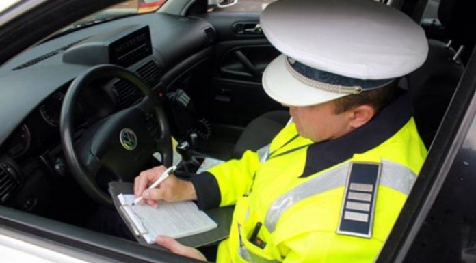 Prins conducând o autoutilitară fără permis