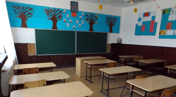 Școlile din cinci județe, închise luni