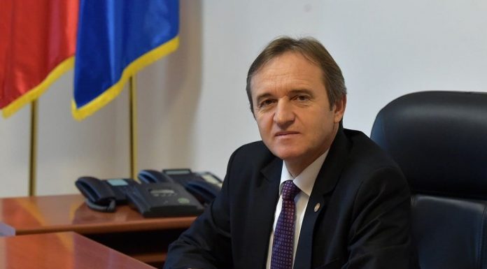 Ministru PNL, luat la rost de un parlamentar de Gorj