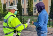 Zeci de amenzi pentru nepurtarea măştii