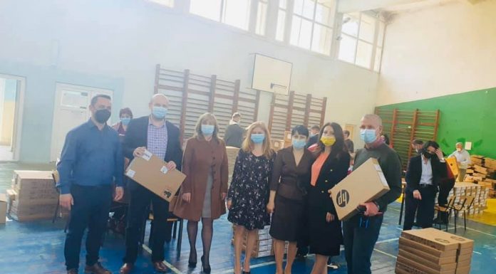 Laptop-uri pentru liceele din Gorj