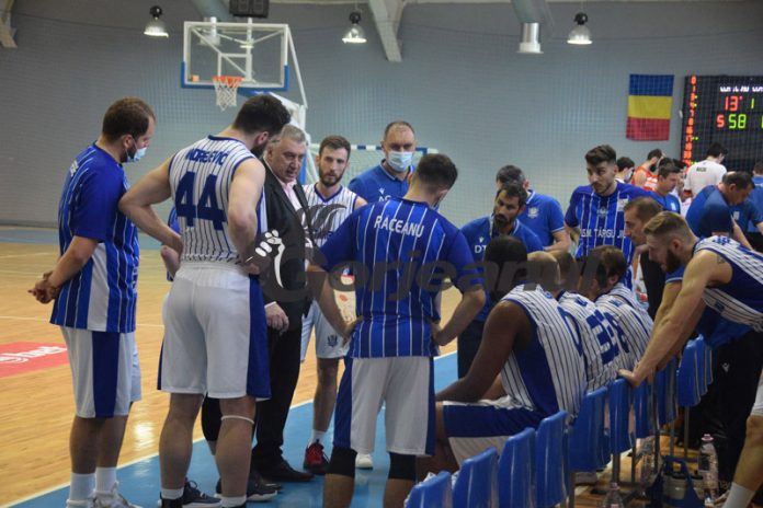 Baschetbaliștii, meciuri cu Pitești și Sibiu