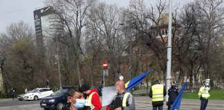 Angajații CEO, aflați în greva foamei la Guvern, au cerut asistenţă medicală