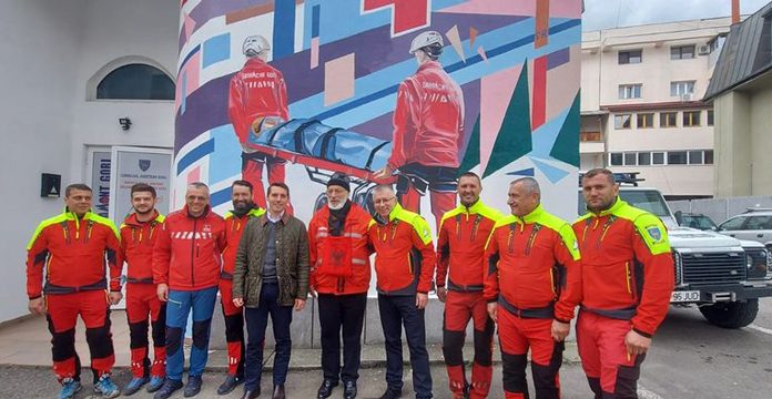 Prinţul Nicolae şi ÎPS Calinic Argeşeanul i-au cunoscut pe salvatorii montani din Gorj