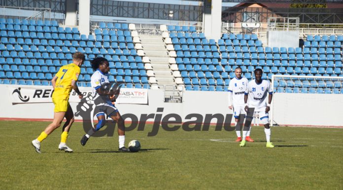 Străinii încep să plece de la Pandurii