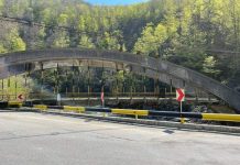 Prefectul cere urgentarea lucrărilor la DN66, zona Lainici! A găsit doar 4 muncitori la lucru!