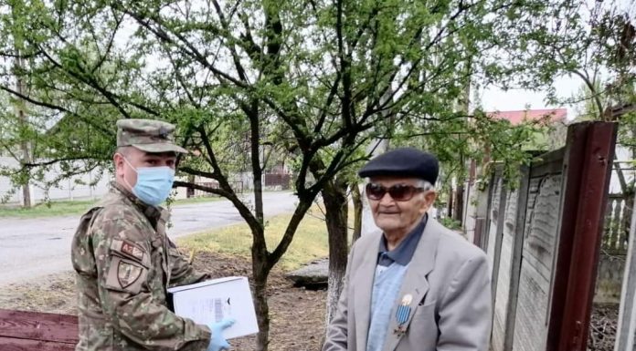 FOTO: Cadouri pentru veteranii de război gorjeni