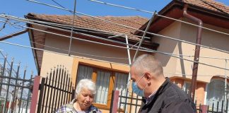 O motreancă de 81 de ani a primit o diplomă de excelență de la primarul Morega