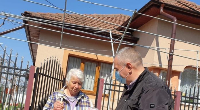 O motreancă de 81 de ani a primit o diplomă de excelență de la primarul Morega