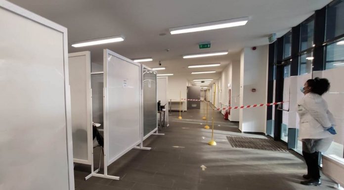 Centrele de vaccinare, deschise și de Paște