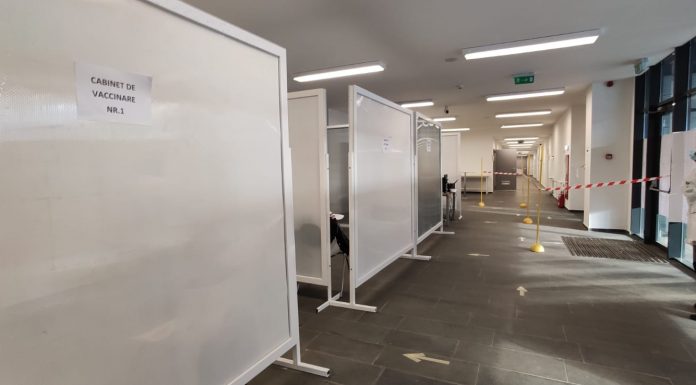Bani cu țârâita pentru personalul din centrele de vaccinare